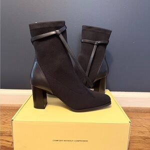 Cozy Island AmberGlow square toe heeled ankle boots NEW